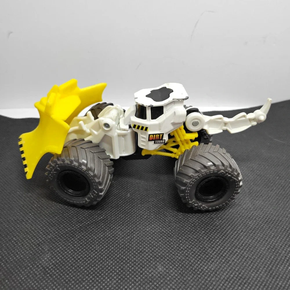 Spin Master Monster Jam Dirt Squad JCB 1:64 Diecast Monster Truck 2017 White